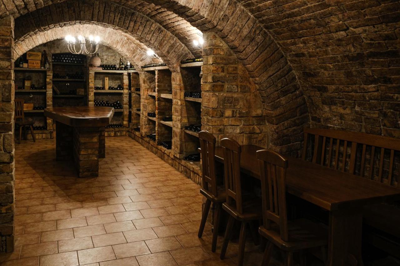 HustopečeSklep U Hrabalu公寓式酒店 外观 照片