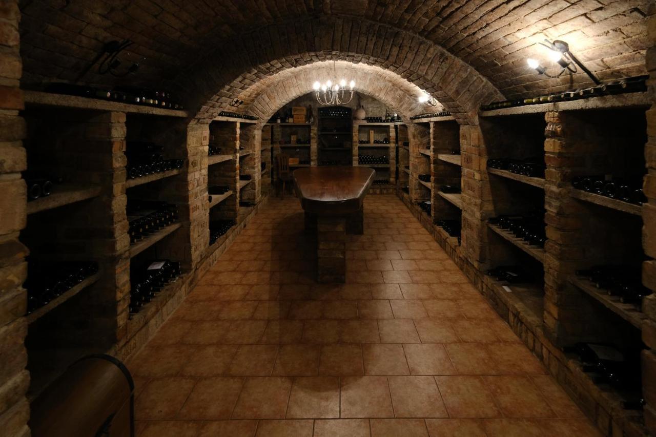 HustopečeSklep U Hrabalu公寓式酒店 外观 照片