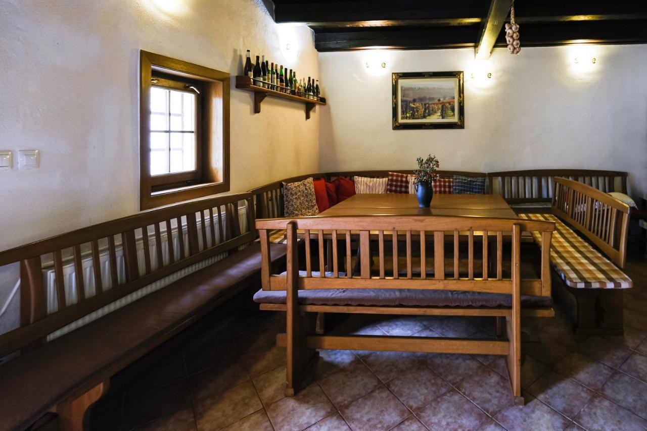 HustopečeSklep U Hrabalu公寓式酒店 外观 照片